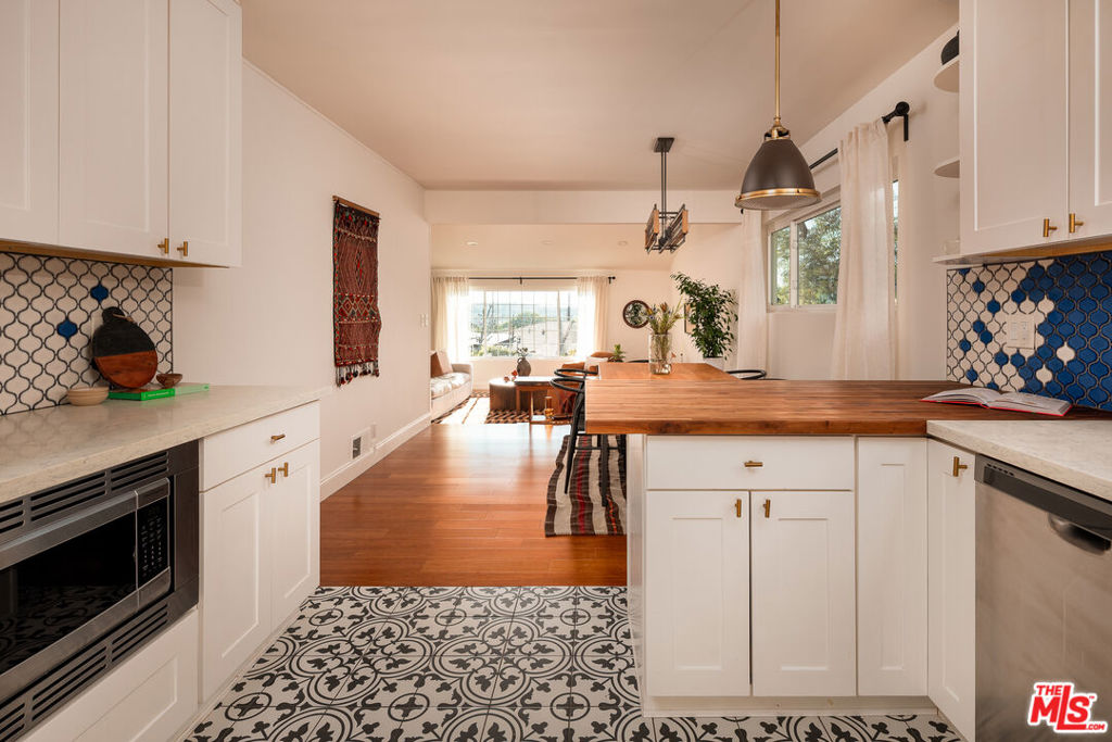 3639 Roderick Road Property Photo 13
