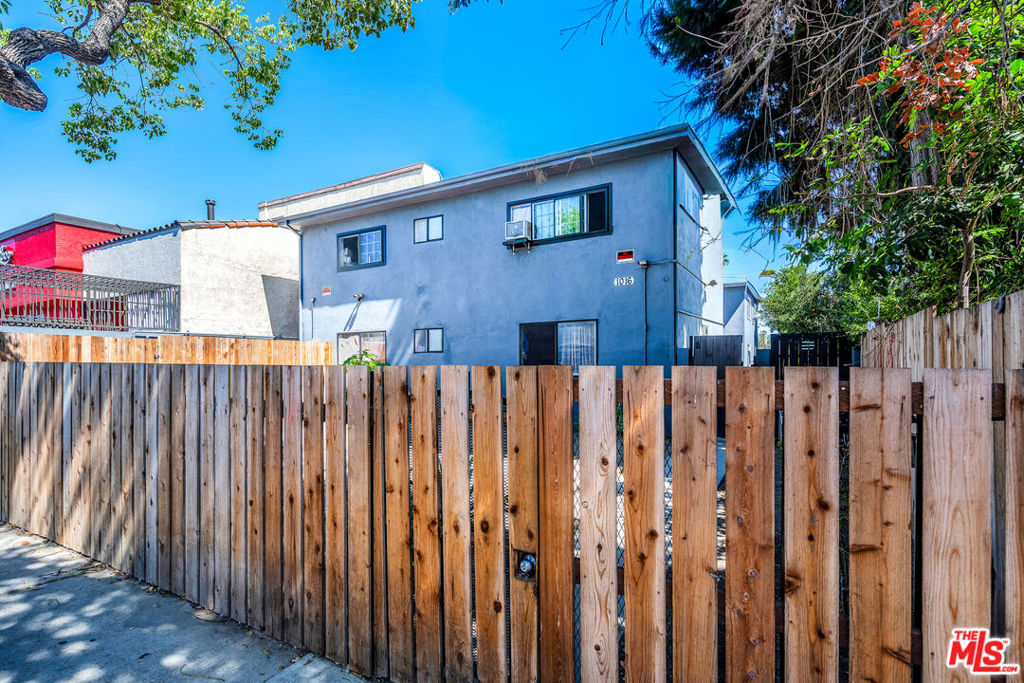 1016 S Westlake Avenue Property Photo 2