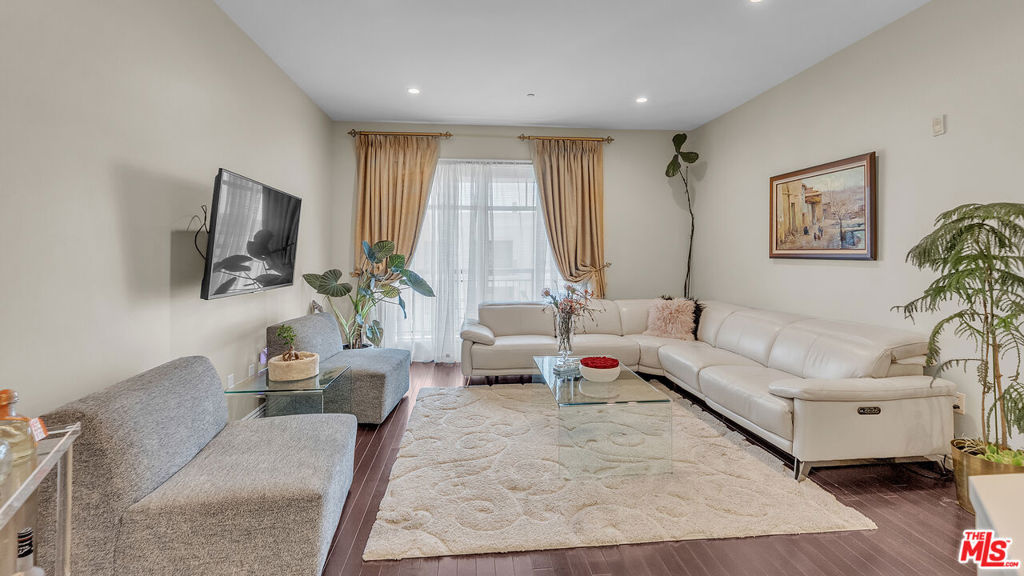 611 Caruso Avenue Property Photo 4