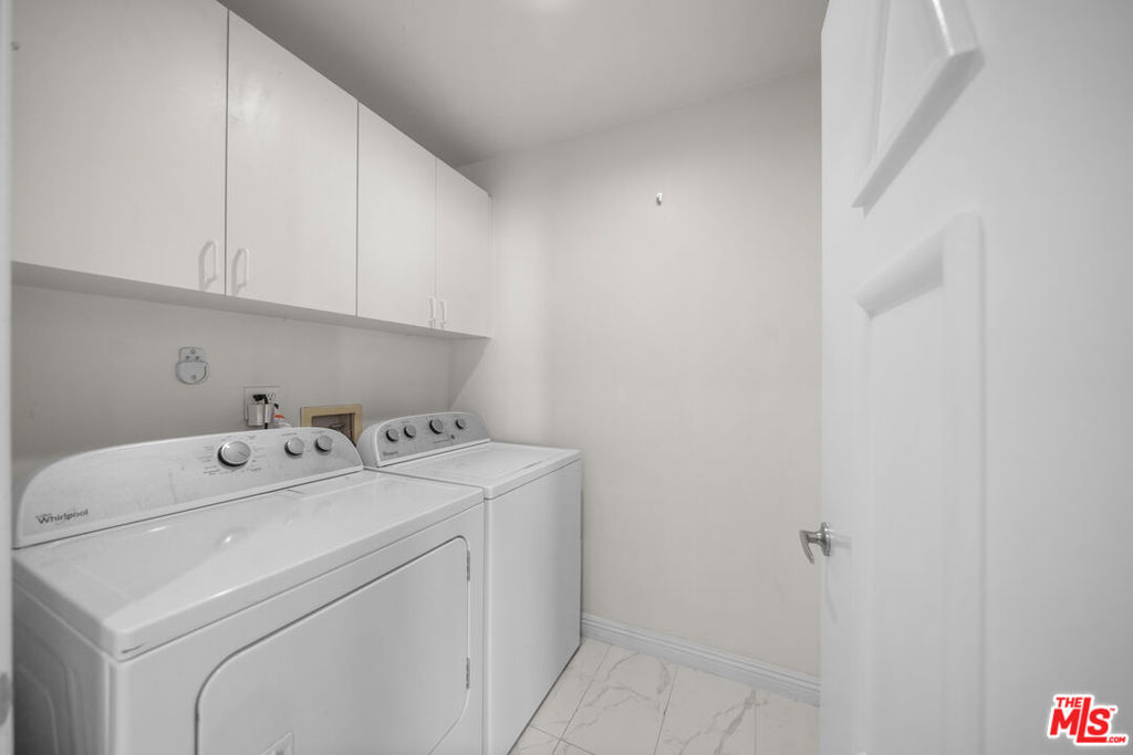 326 Westminster Avenue 404 Property Photo 23