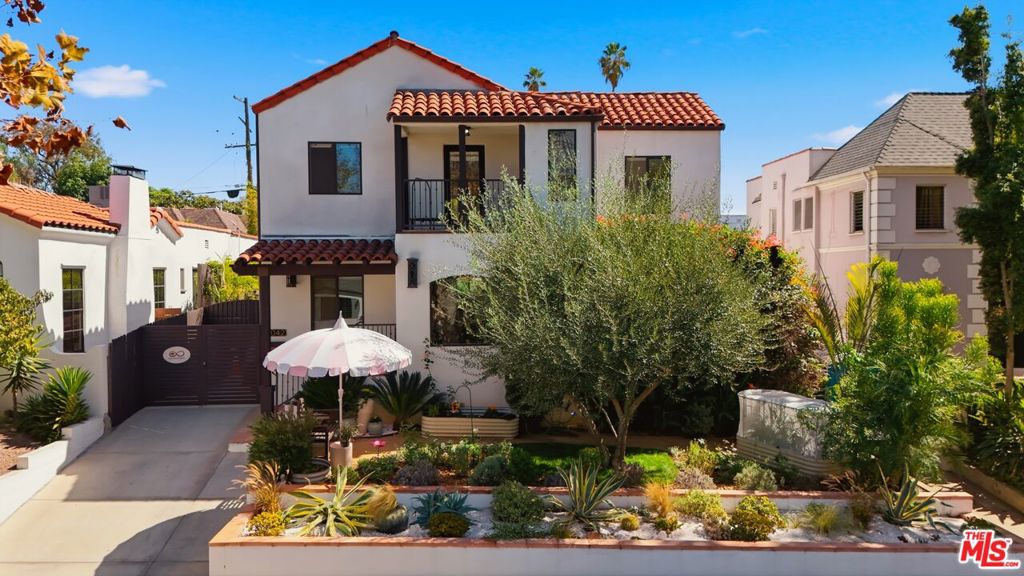 1042 S Stanley Avenue Property Photo 1