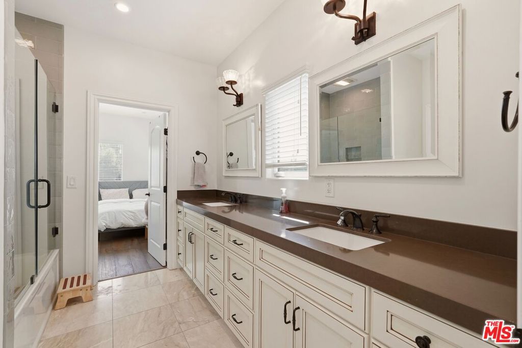 1042 S Stanley Avenue Property Photo 39