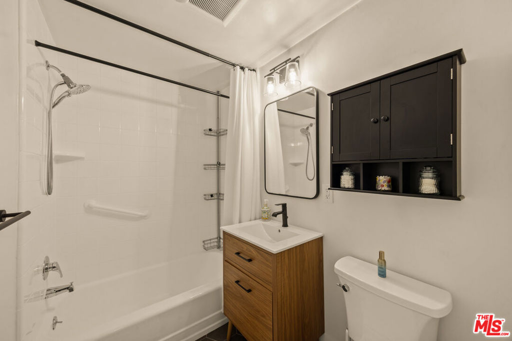 2621 Centinela Avenue 17 Property Photo 16