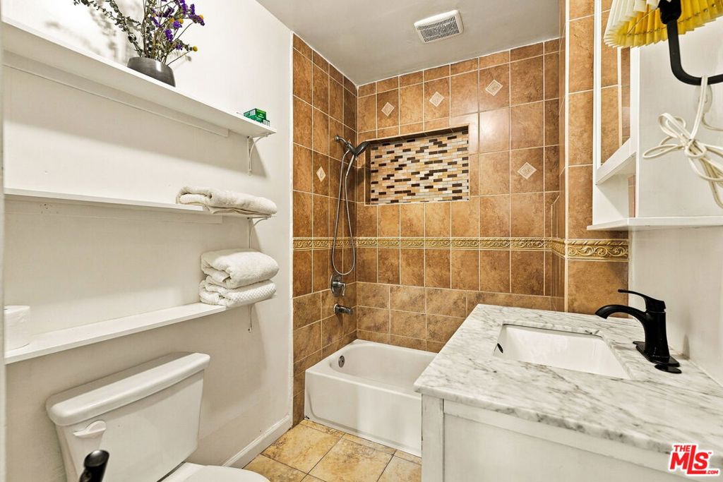 401 Del Norte Street Property Photo 28