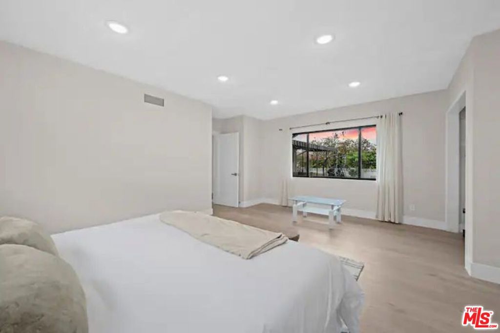 2617 S Beverly Drive Property Photo 24