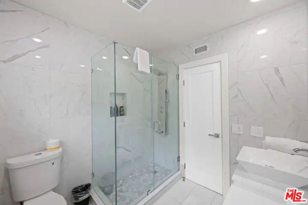 2617 S Beverly Drive Property Photo 26