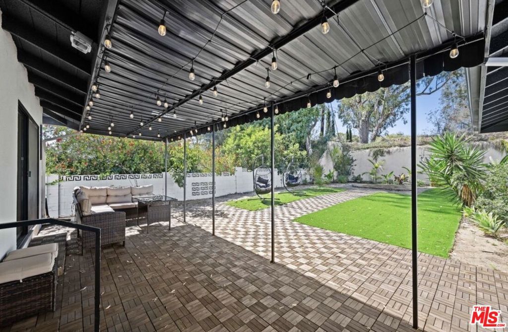 2617 S Beverly Drive Property Photo 34