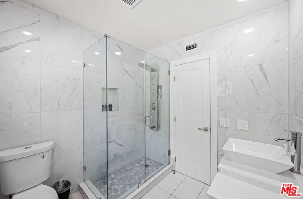 2617 S Beverly Drive Property Photo 55