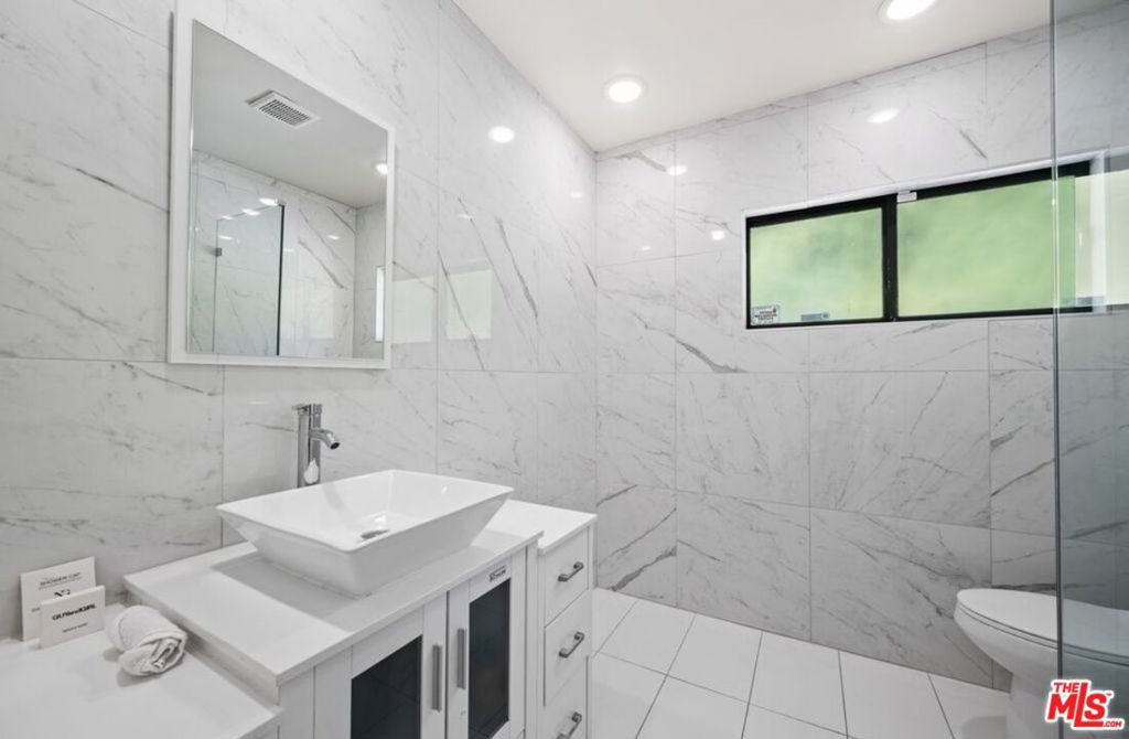 2617 S Beverly Drive Property Photo 57