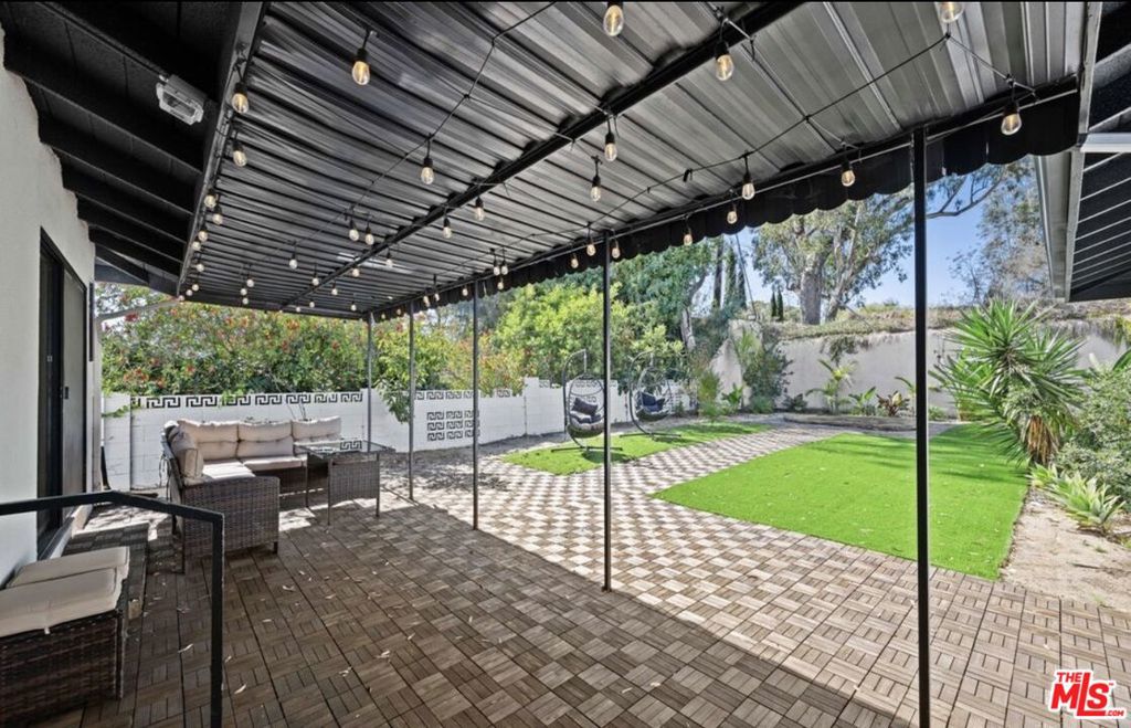 2617 S Beverly Drive Property Photo 62