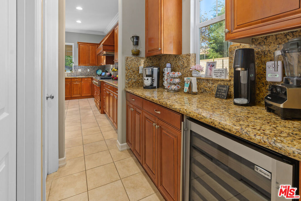 22359 Foxhall Drive Property Photo 11