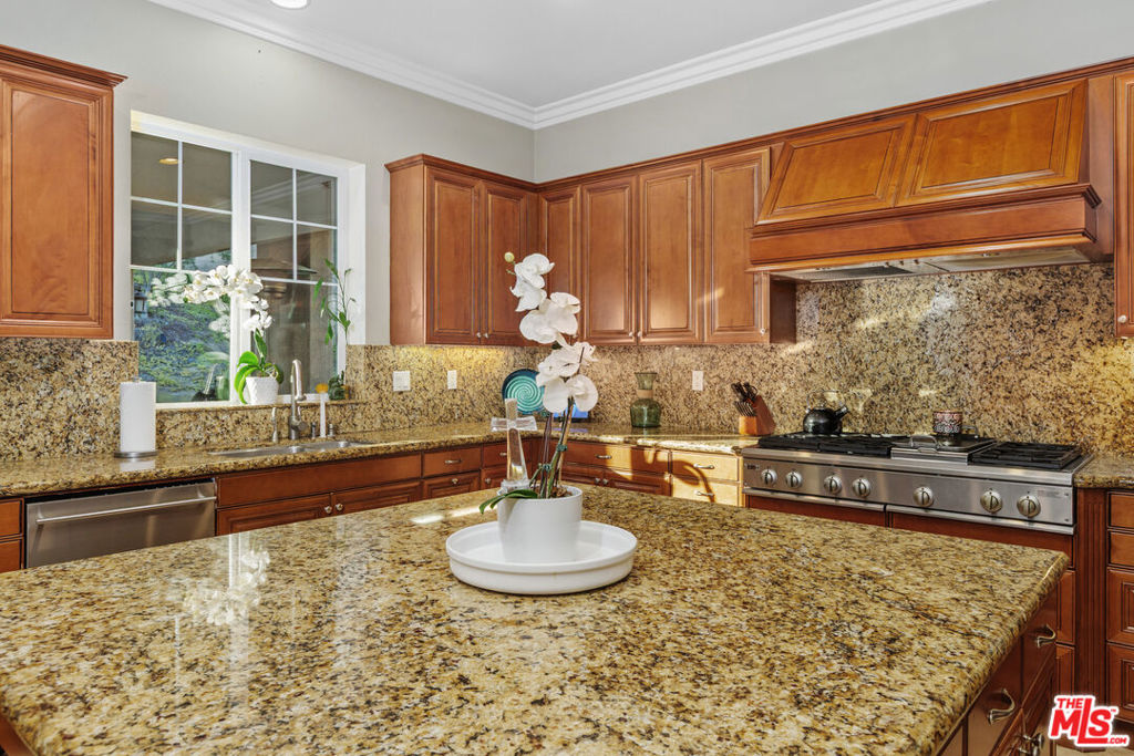 22359 Foxhall Drive Property Photo 20