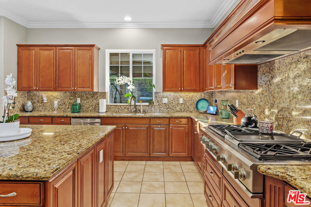 22359 Foxhall Drive Property Photo 21