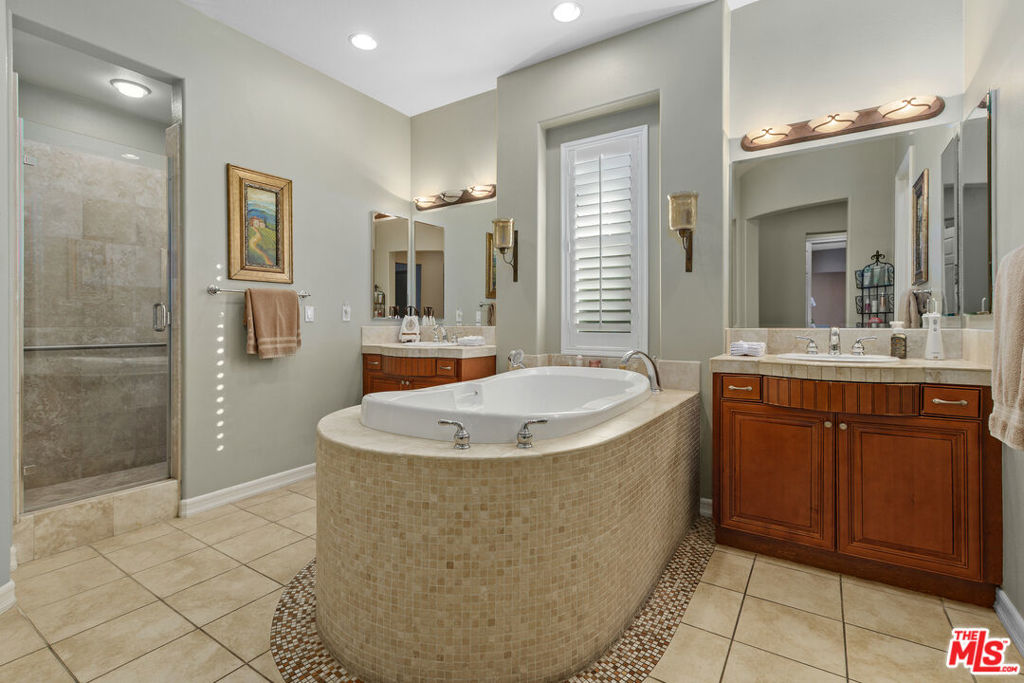 22359 Foxhall Drive Property Photo 32