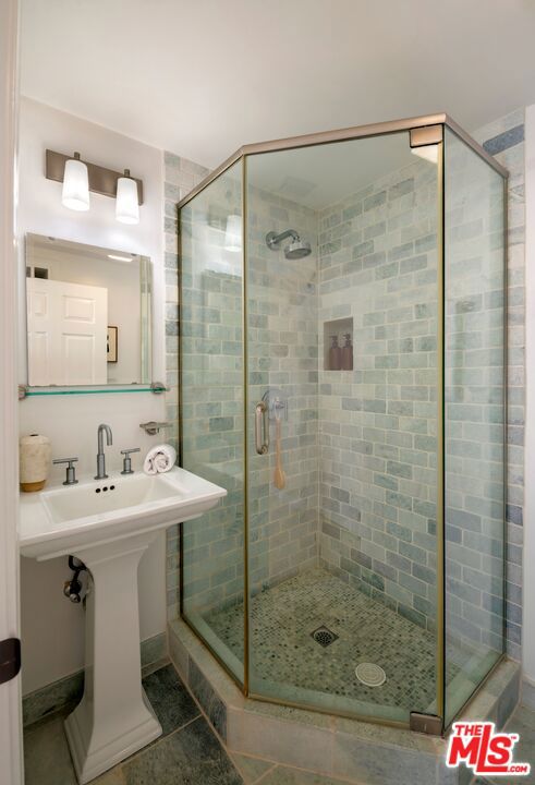 1663 Malcolm Avenue 102 Property Photo 18