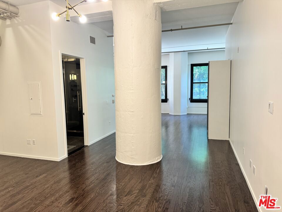 1645 N Vine Street 303 Property Photo 17