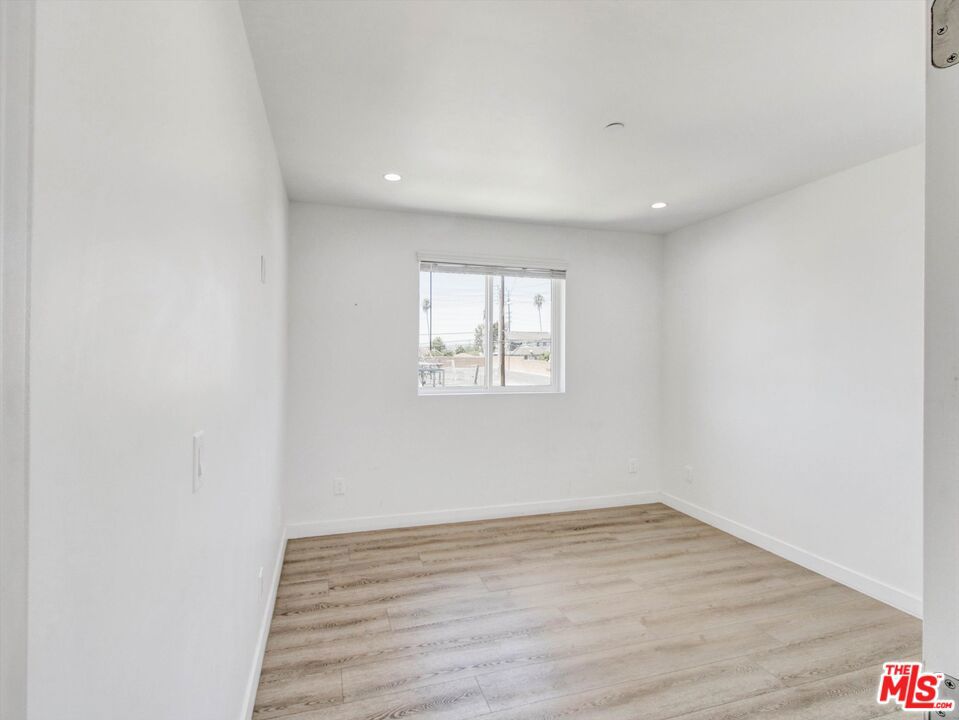 772 N Eastman Avenue Property Photo 20