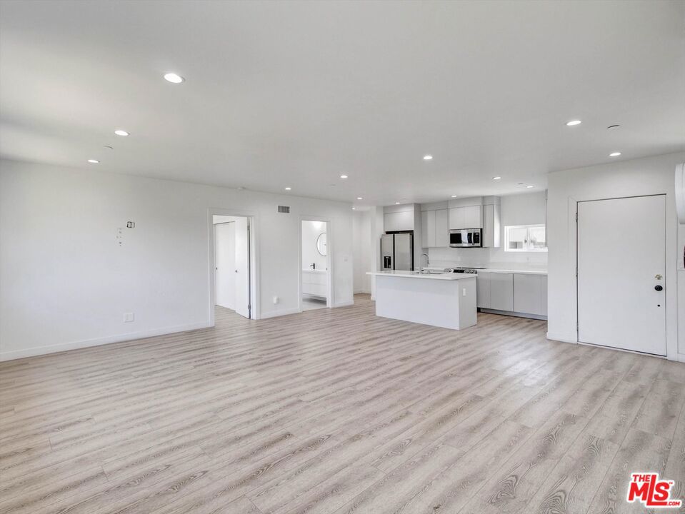 772 N Eastman Avenue Property Photo 24