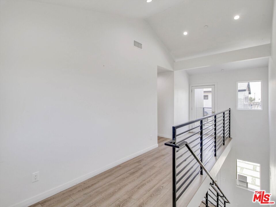 772 N Eastman Avenue Property Photo 31