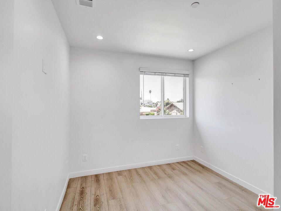 772 N Eastman Avenue Property Photo 33