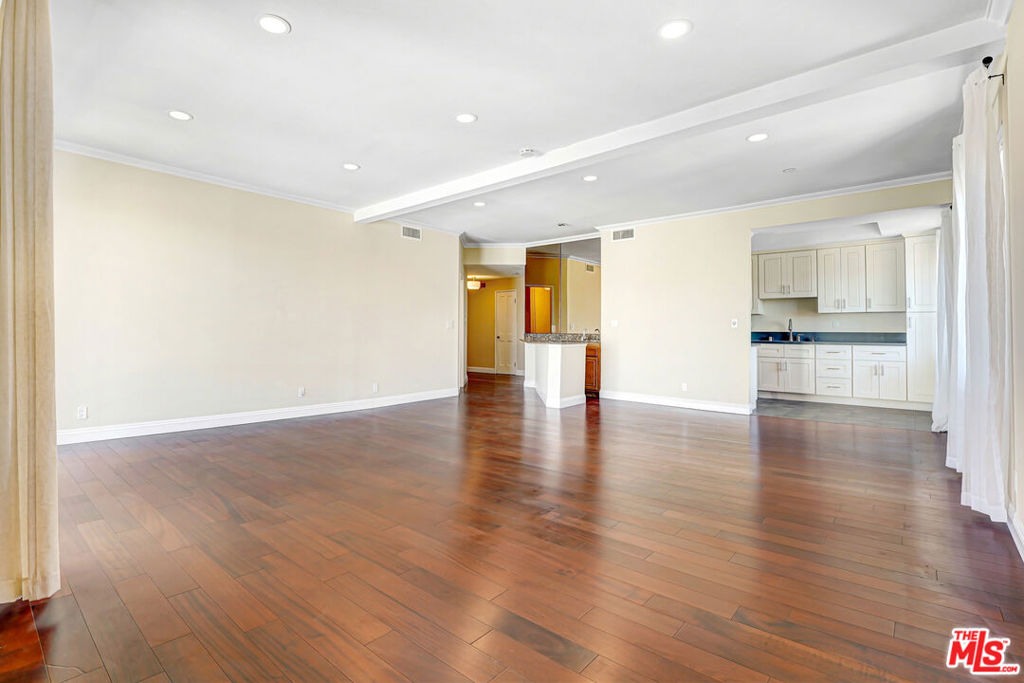 1101 Rexford Drive 303 Property Photo 4