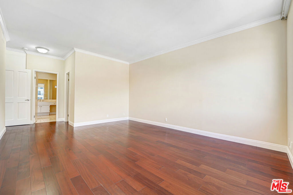 1101 Rexford Drive 303 Property Photo 13