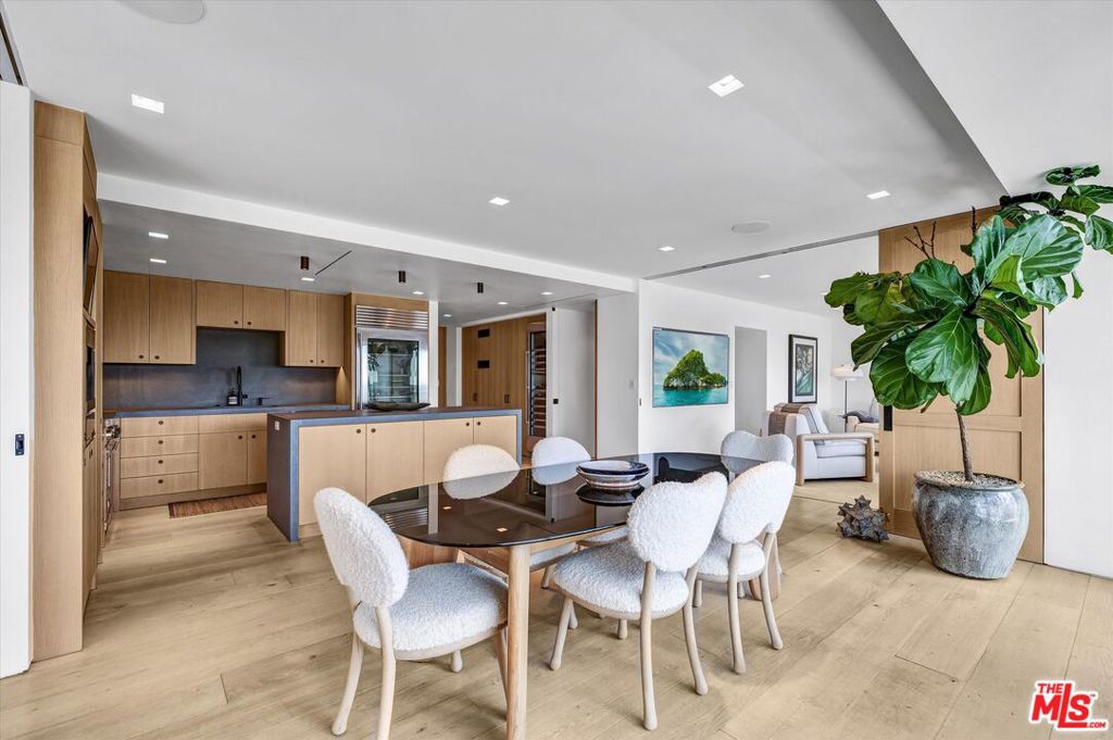 999 N Doheny Drive Ph1 Property Photo 1