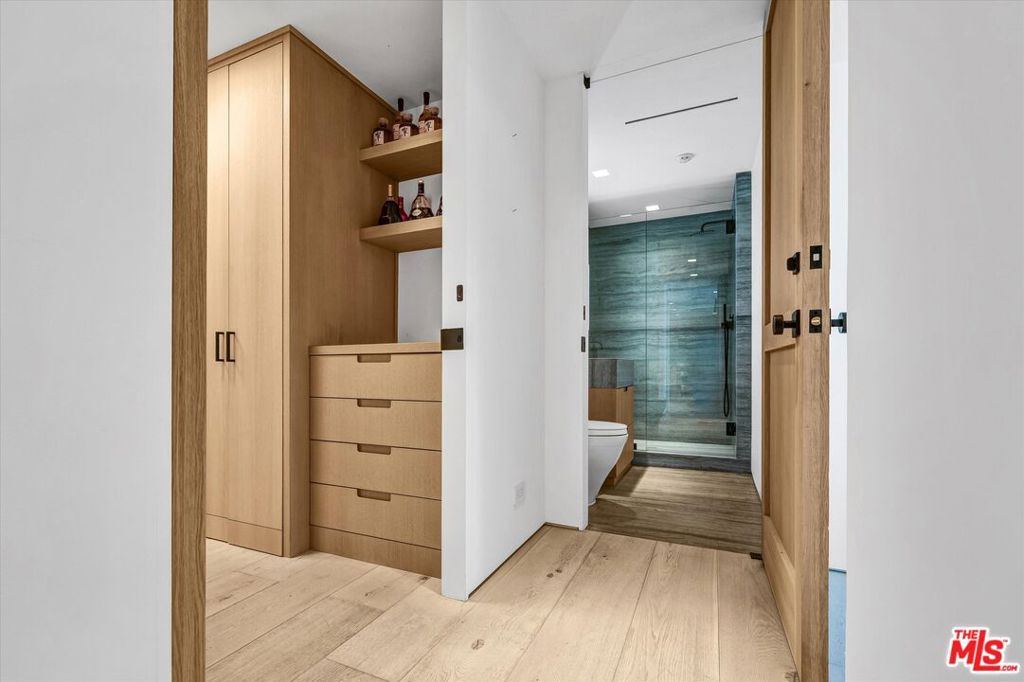 999 N Doheny Drive Ph1 Property Photo 10