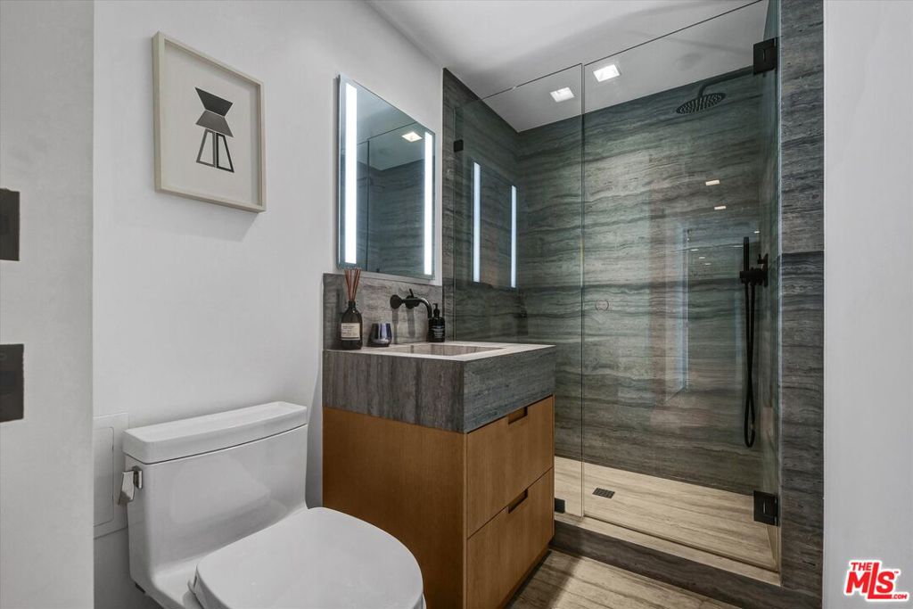 999 N Doheny Drive Ph1 Property Photo 12
