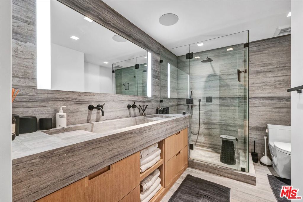 999 N Doheny Drive Ph1 Property Photo 18