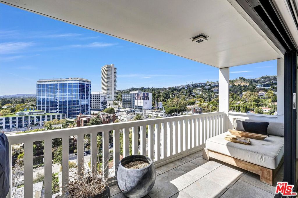 999 N Doheny Drive Ph1 Property Photo 21