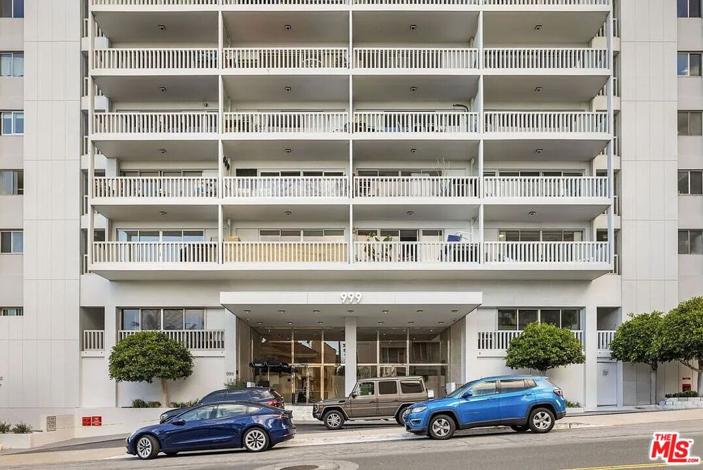 999 N Doheny Drive Ph1 Property Photo 26
