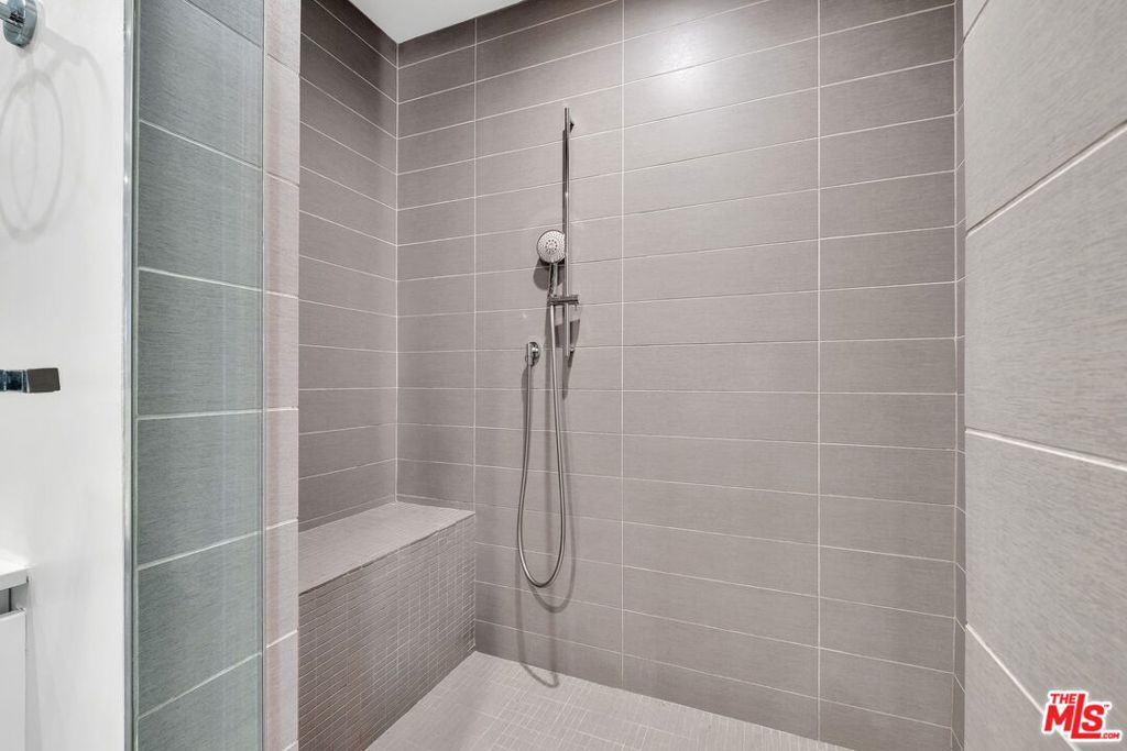 460 N Palm Drive 204 Property Photo 29