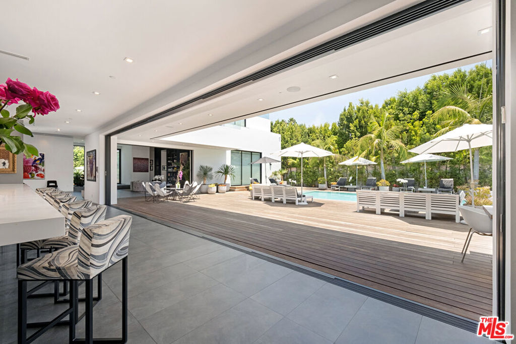 9570 Sunset Boulevard Property Photo 13