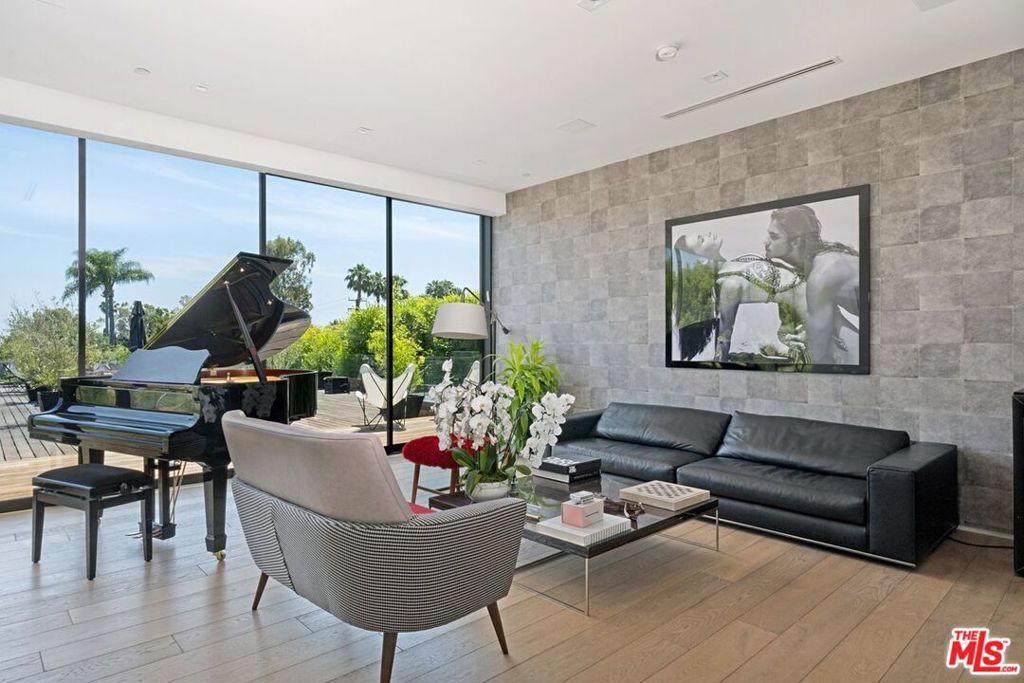9570 Sunset Boulevard Property Photo 18