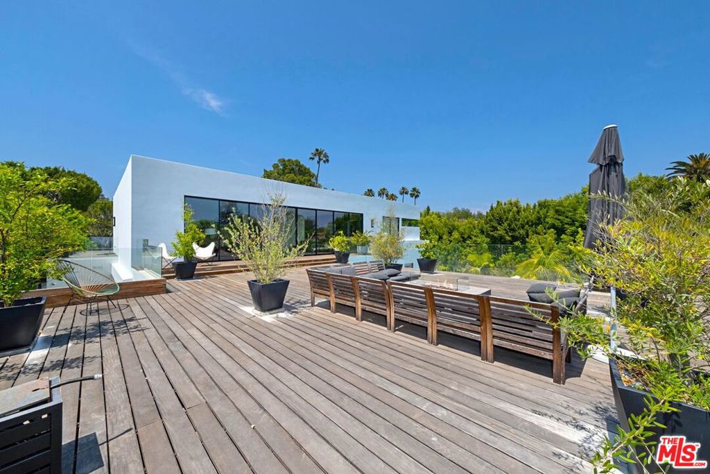 9570 Sunset Boulevard Property Photo 26