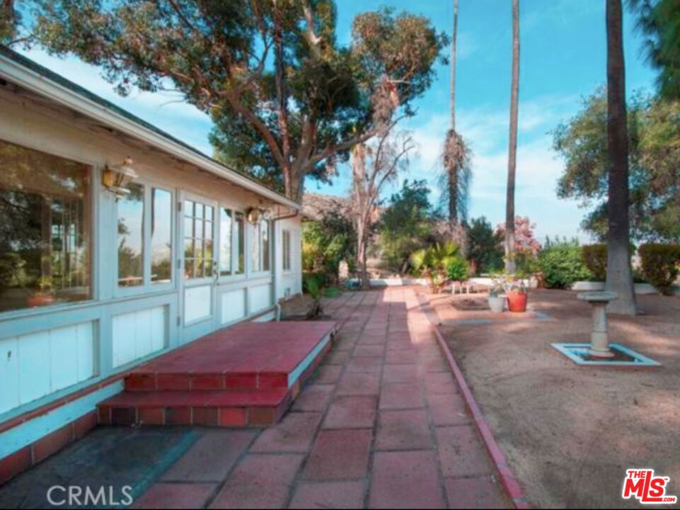 33368 Macy Street Property Photo 4