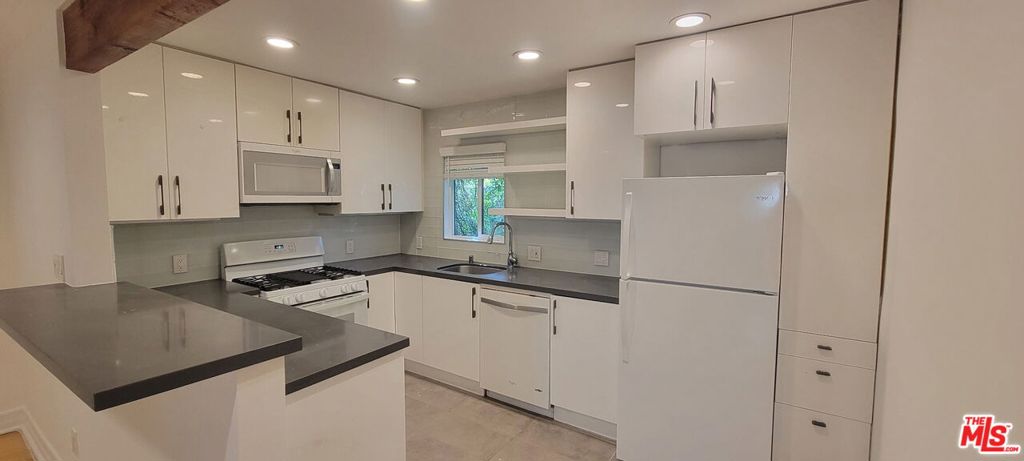 305 Broadway Street 4 Property Photo 13