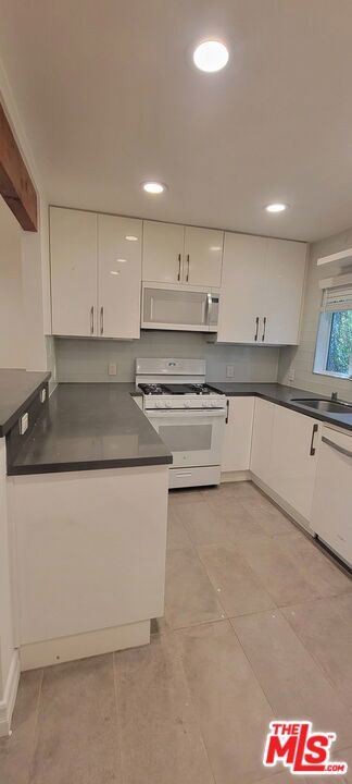 305 Broadway Street 4 Property Photo 16