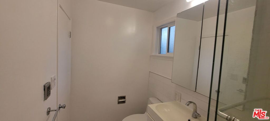305 Broadway Street 4 Property Photo 20