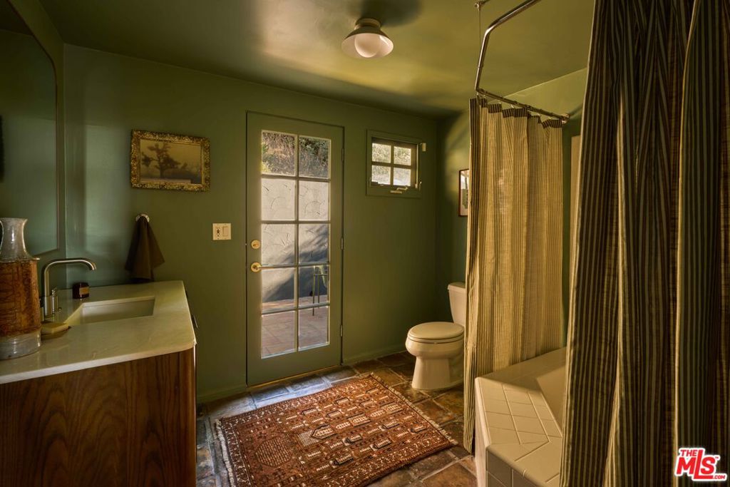 2774 Woodstock Road Property Photo 19