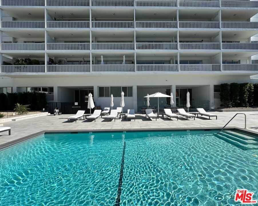 999 N Doheny Drive 612 Property Photo 10
