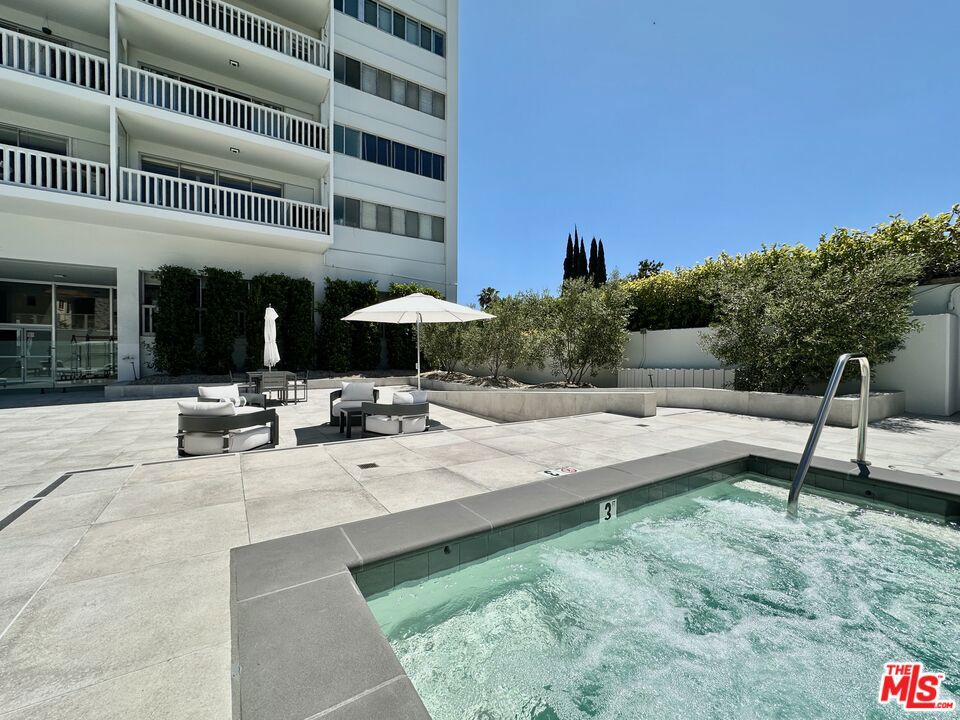 999 N Doheny Drive 612 Property Photo 11