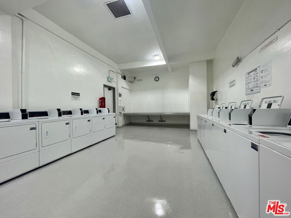 999 N Doheny Drive 612 Property Photo 20