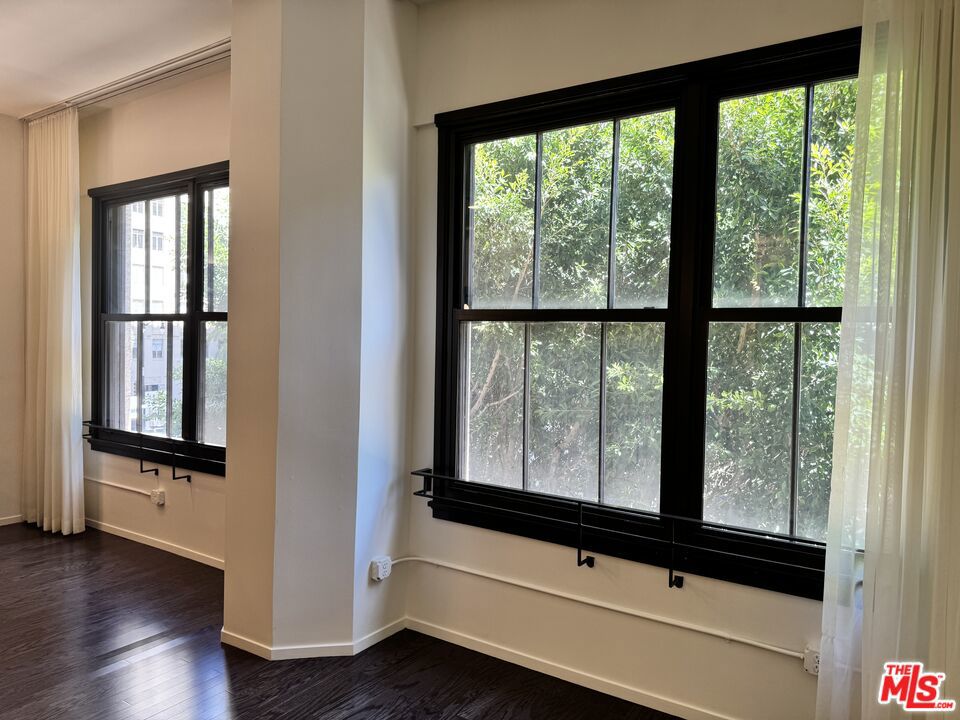 1645 N Vine Street 303 Property Photo 9