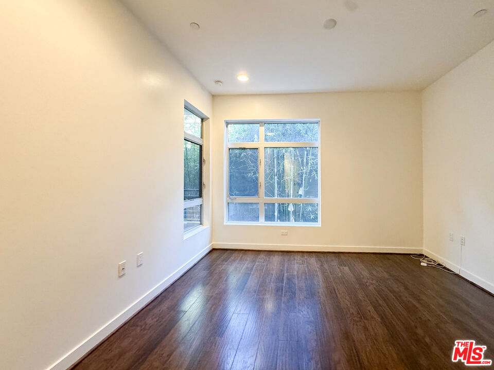 6001 Carlton Way 205 Property Photo 21