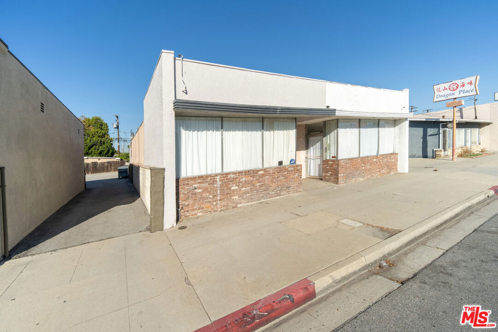 1015 S San Gabriel Boulevard Property Photo 2