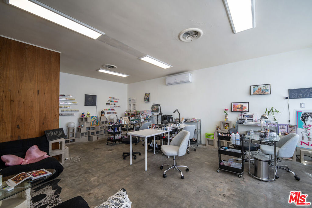 1015 S San Gabriel Boulevard Property Photo 6