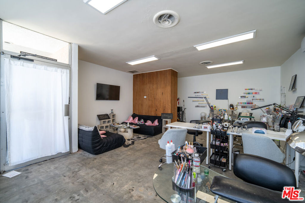 1015 S San Gabriel Boulevard Property Photo 7