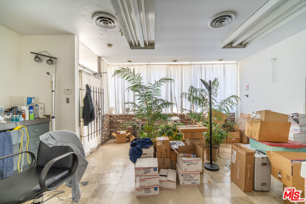 1015 S San Gabriel Boulevard Property Photo 9